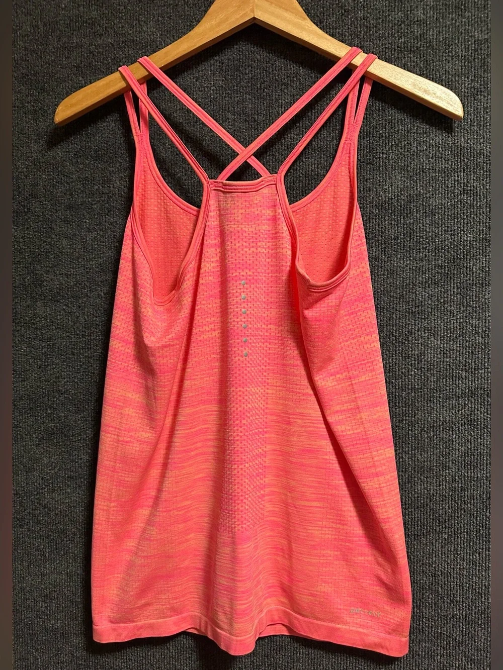 Nike Dri-Fit Criss Cross Tank in Orange. Size S